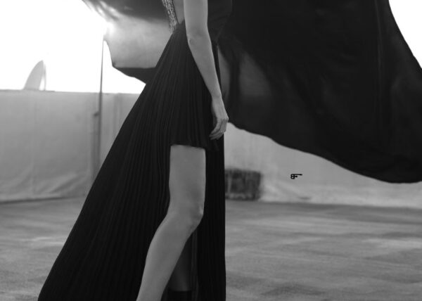 photo5850579334098695733